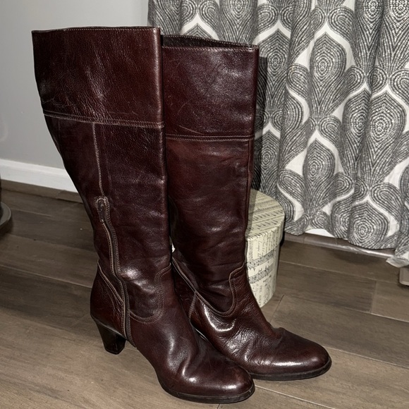 Eddie Bauer Made in Italy Heeled Leather Boots SZ7 Wide Calf - Picture 2 of 7